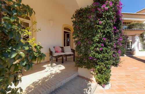 Atalaia Villa | Relax at Quinta Paraiso - A Family-Friendly Oasis