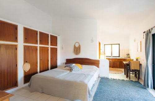 Silves Apartment | Quinta do Vale Courtyard Sunrise