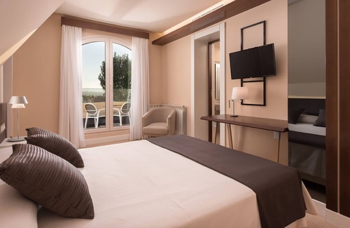 Huetor Vega Hotel | Eco-Friendly Quinta Real Granada with Spa & Delicious Dining