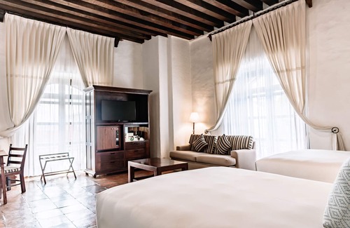 Centro Hotel | Discover Quinta Real Oaxaca: 4-Star Poolside Retreat