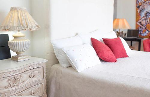 Caparica Hotel | Elegant Quinta Tagus: Oceanfront Bliss with Pool Access