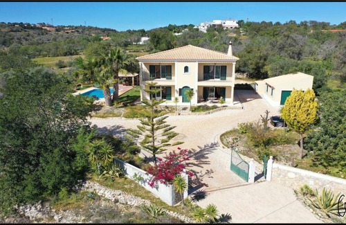 Pata de Cima Villa | Family-Friendly Quinta Vale Verde with Pool & Kitchen Access