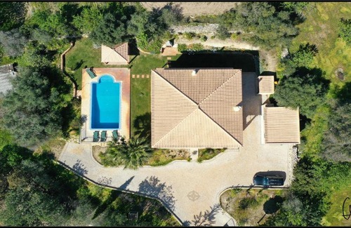 Pata de Cima Villa | Family-Friendly Quinta Vale Verde with Pool & Kitchen Access