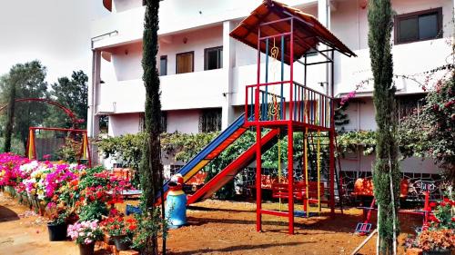 Panchgani Villa | Relax at Quinte Hills Residency with Oceanfront Views