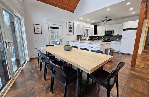 Becket House | Relaxing 6-BR Berkshires Lodge with Spa & Hot Tub