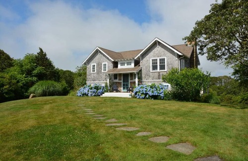 Chilmark House | Idyllic Chilmark Retreat - Family-Friendly with Kitchen Access