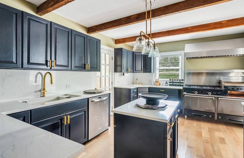 Southampton House | Ideal Hamptons Retreat: 6 Bedrooms, Pool & Pet Friendly