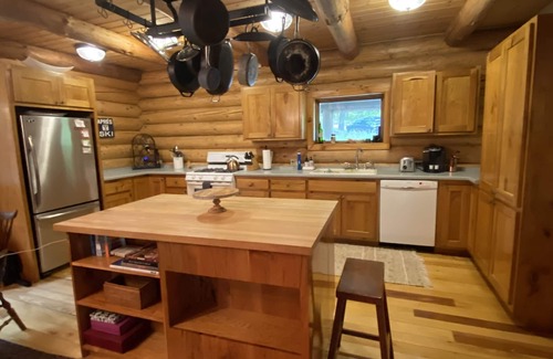 Warren Cabin | Experience a Cozy Vermont Log Cabin in Mad River Valley