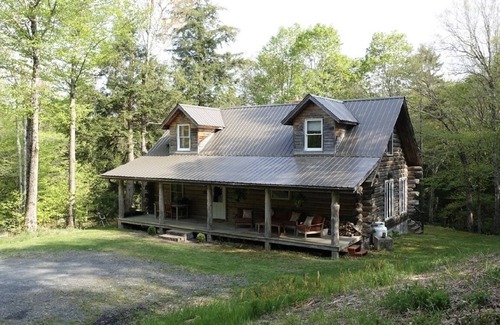 Warren Cabin | Experience a Cozy Vermont Log Cabin in Mad River Valley