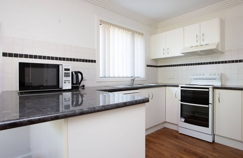 North Tamworth House | Quintet 3 - Value & location