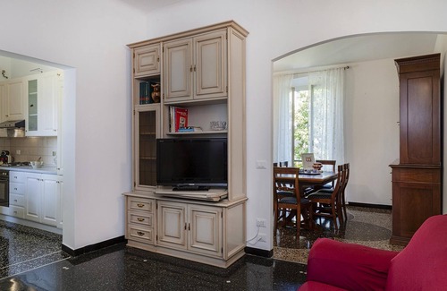 Nervi Apartment | Quinto Seaview Apartment: Family-Friendly with Breakfast Included