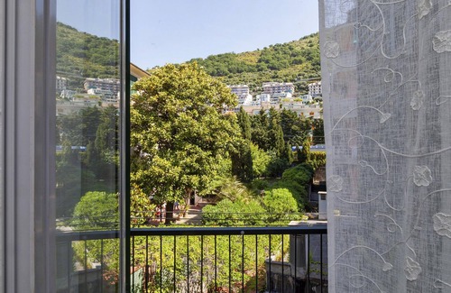 Nervi Apartment | Quinto Seaview Apartment: Family-Friendly with Breakfast Included