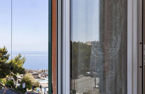 Nervi Apartment | Quinto Seaview Apartment: Family-Friendly with Breakfast Included