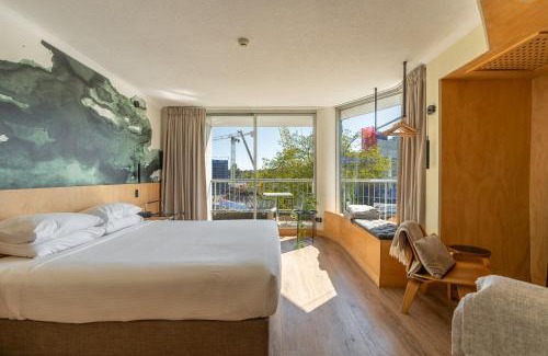 Brisbane Central Business District Apartment | Unique CBD Studio with Pool, Sauna & Inviting Balcony