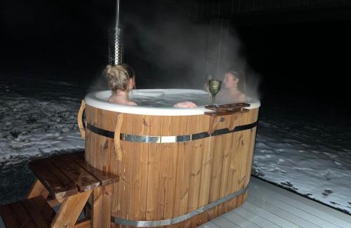 Llanbrynmair Ski Chalet | Unique Luxury Retreat with Family and Pet-Friendly Amenities