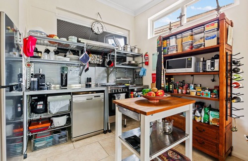 Marrickville House | Unique Marrickville 1-Bedroom with Courtyard by Shops