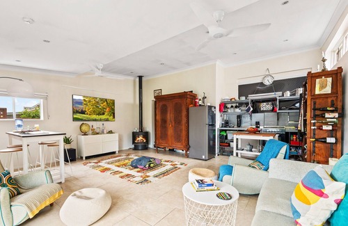 Marrickville House | Unique Marrickville 1-Bedroom with Courtyard by Shops