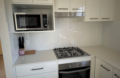East Tamworth Apartment | quite , and modern flat , close to CBD