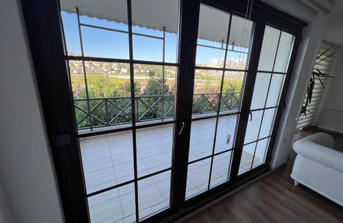 Basaksehir Apartment | Tranquil Villa Escape with Child-Friendly Amenities