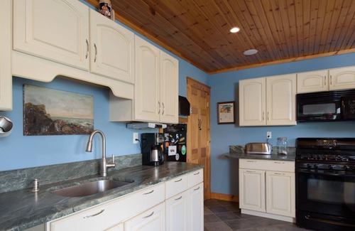 Mount Holly House | Quite Retreat in Mount Holly!