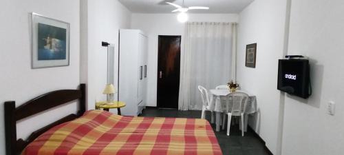 Centro Apartment | Central Quitinete Steps from the Beach, Rated 9.4/10