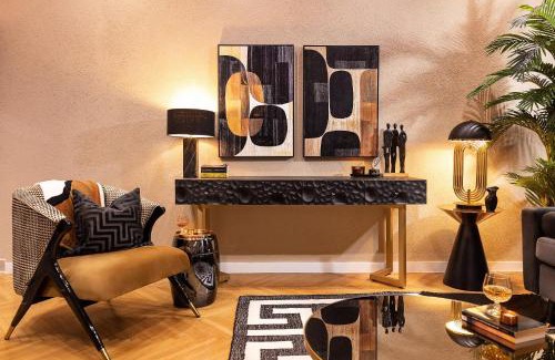 Bucharest City-Centre Apartment | Discover Qult - Maze: 4-Star Stay for Families and Pets