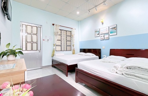 East Ham Tien Beach House | Top-Rated Quoc Dinh Guesthouse with Breakfast & Kitchen