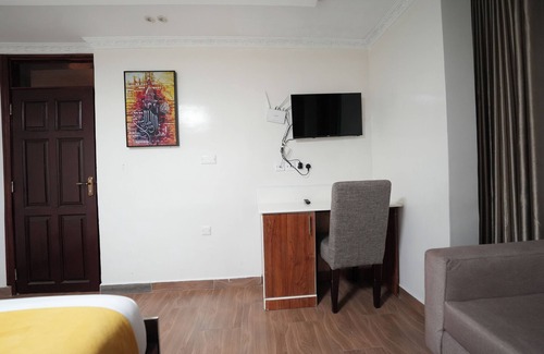 Nairobi West Hotel | Qusini Double Room - Boutique Comfort Near Nairobi CBD & Airports