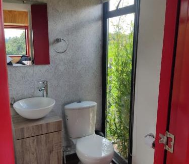 Tenjo Ski Chalet | Cozy Quyé Tiny House: Pet Friendly with High Guest Ratings