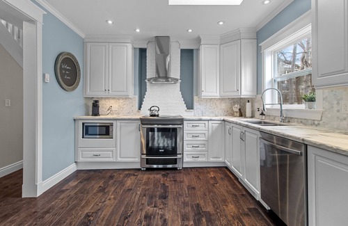 Quidi Vidi House | Guest Rated 10/10: QV Lake House with Gym & Theatre