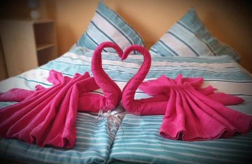 Rabaszentmihaly Apartment | Rába Part Apartman: Top-Rated Pet-Friendly Oceanfront Retreat