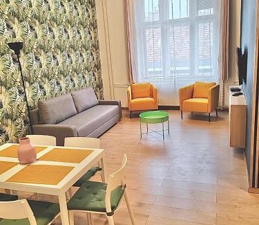 Jozsefvaros Apartment | Pet-Friendly Retreat - Home R1274 with Free Parking