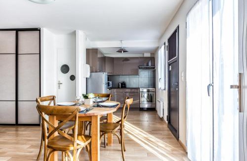 Pont Rousseau Apartment | Elevated Stay at Résid'Spa Loire & Sèvre with Ocean Views