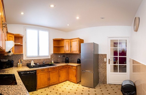 Villeneuve-Saint-Georges Apartment | Family-Friendly Stay at Résidence Hélios