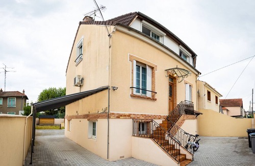 Villeneuve-Saint-Georges Apartment | Family-Friendly Stay at Résidence Hélios