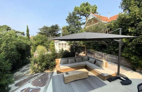 Soulac-sur-Mer Villa | Résidence 157-soulac Sur Mer - 157 - Maison de Charme de Style Basque avec Piscine Privée MAE-7391