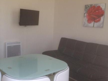 Barfleur Apartment | Pet-Friendly Résidence ALINOA with Oceanfront Views