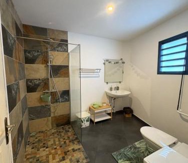 Les Avirons Apartment | Elegant Résidence Amarosa with Ocean Views & Pool Access