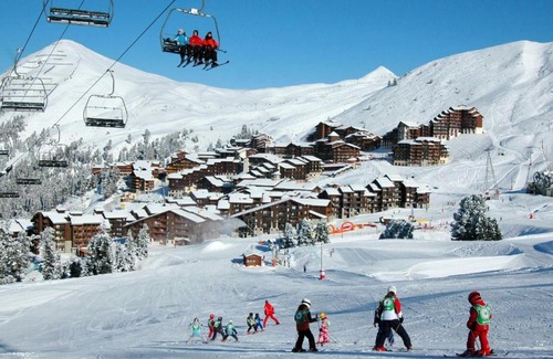 Belle Plagne Apartment | Family-Ready Résidence Andromede with Pet-Friendly Options