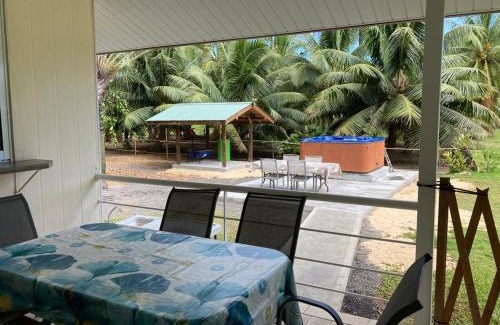 French Polynesia House | Beachfront Bliss at Résidence Apaura - 4-Star Retreat