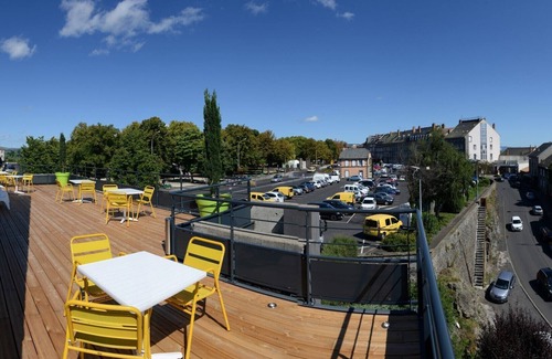 Saint-Flour Apartment | Cozy Résidence Appart'en ville - Perfect for Families