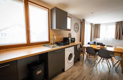 Villeneuve-le-Roi Bed & Breakfast | Family-Friendly Stay at Résidence Artemis for Your Getaway