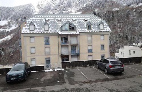 Bareges Apartment | Family-Friendly Résidence Balcons De Bareges for 5 Guests