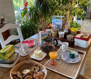 Creuzier-le-Vieux Bed & Breakfast | Family-Friendly Résidence Beausoleil with High Guest Ratings