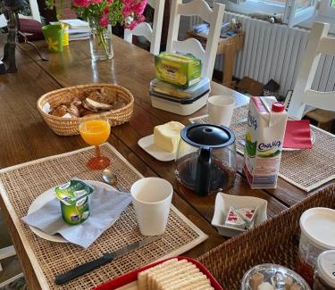 Creuzier-le-Vieux Bed & Breakfast | Family-Friendly Résidence Beausoleil with High Guest Ratings