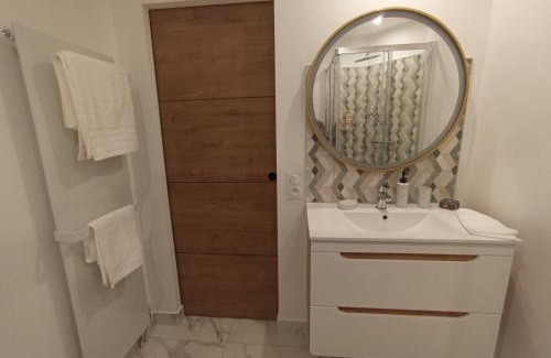 La Bocca Apartment | Oceanfront Residence in Cannes Midi with Beach Access