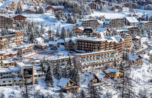 Saint-Etienne-de-Tinee Apartment | Explore Aspen Park: Family-Friendly Résidence-Chalet Retreat