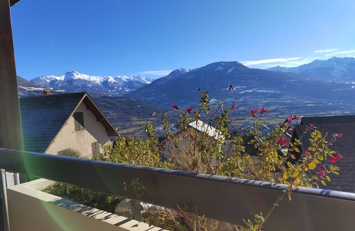 Embrun Apartment | Idyllic Résidence Calme Near Scenic Hiking Trails