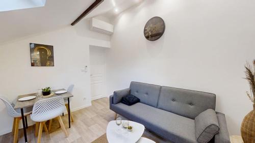 Le Mee-sur-Seine Apartment | Serene Residence du Bord de Seine with Garden and River Views