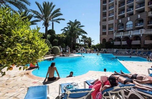 Cannes La Bocca Apartment | Oceanfront 2-Bedroom Apartment at Résidence Cannes Verrerie